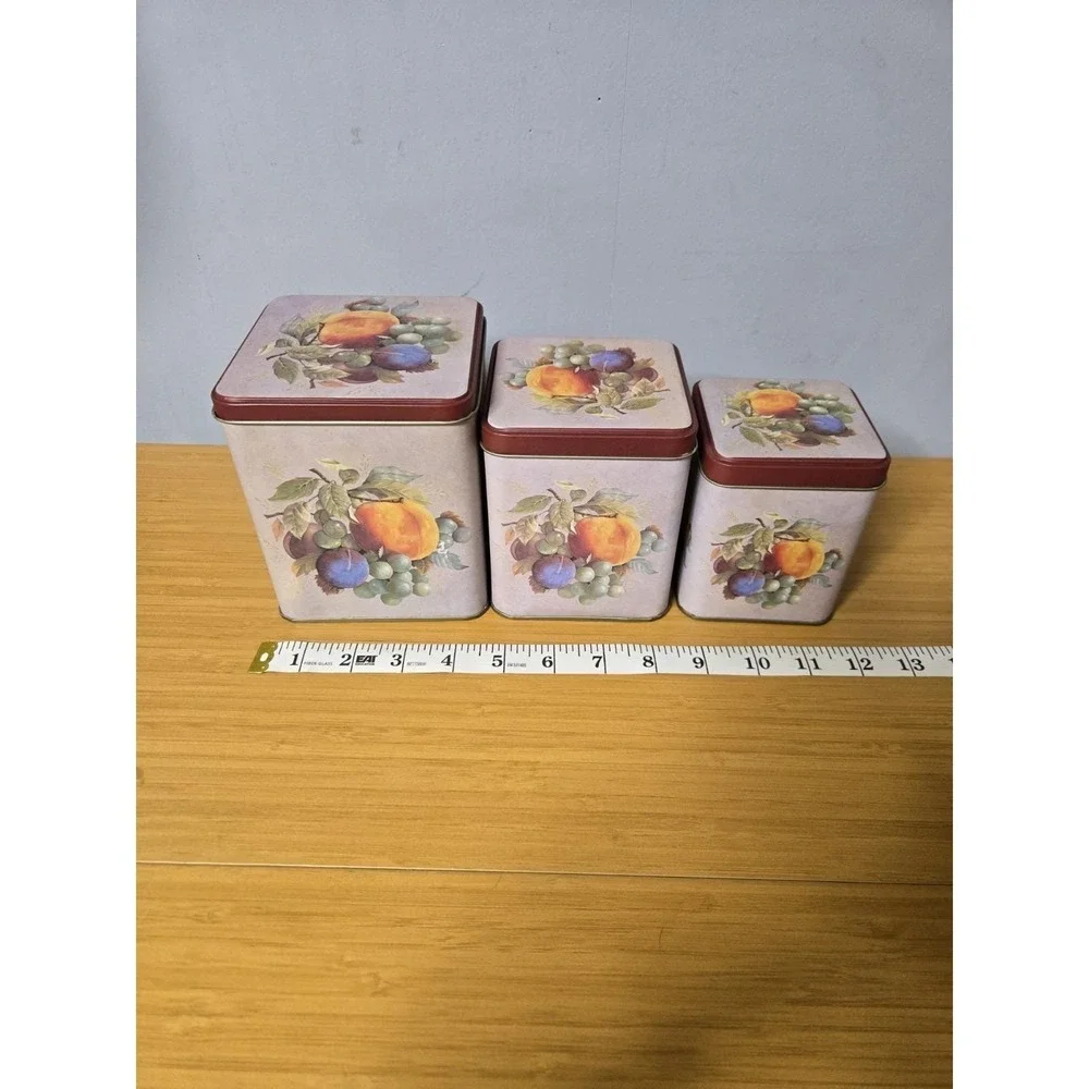 Vintage 3 Piece Metal Nesting Canisters.